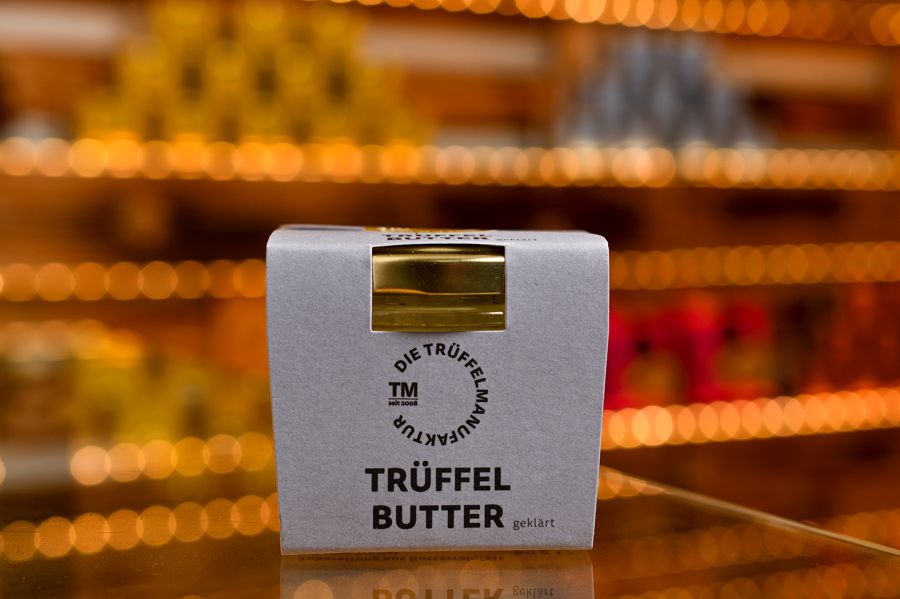 Trüffelbutter im Schraubglas.