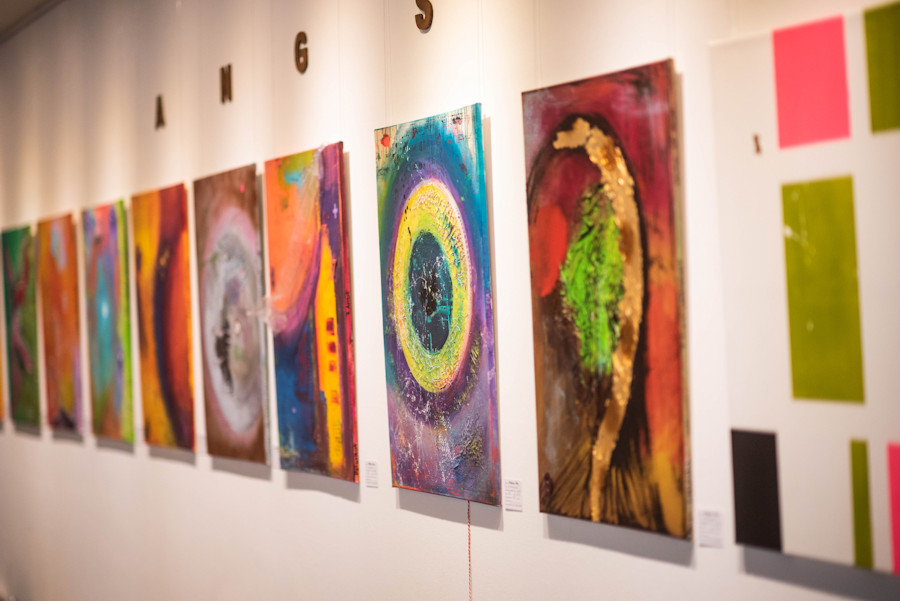 Ausstellung mehrerer Kunstwerke Die zwölf Ängste.